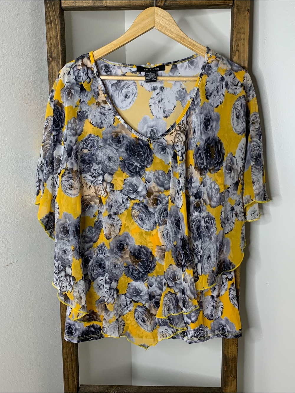 Adele & May Yellow Floral V-Neck Flutter Sleeve Blouse Size L